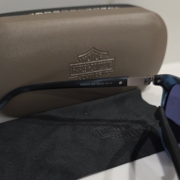 NWOT Men's Blue Harley-Davidson Sunglasses with Case - Picture 3 of 9